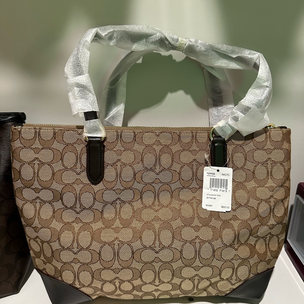 Authentic Coach Purse - Picture 2 of 4